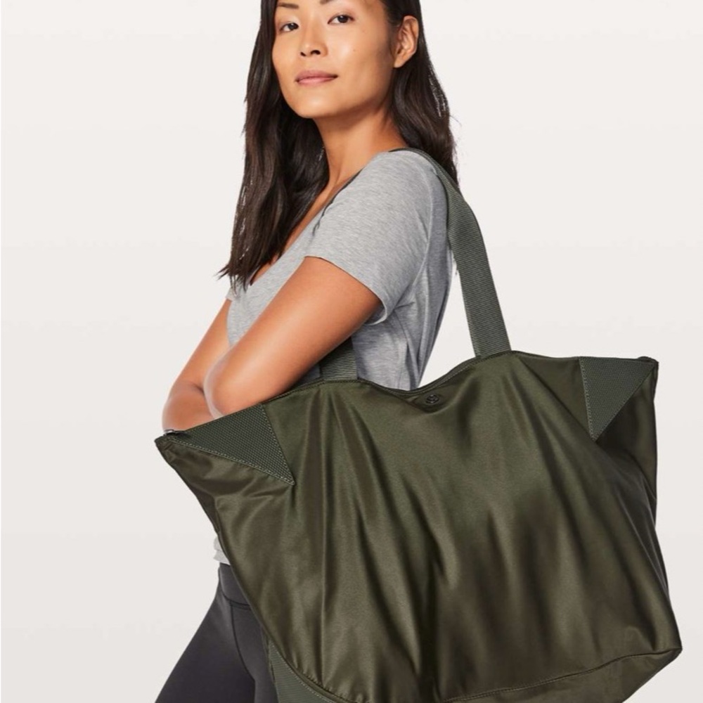 Lululemon Tote